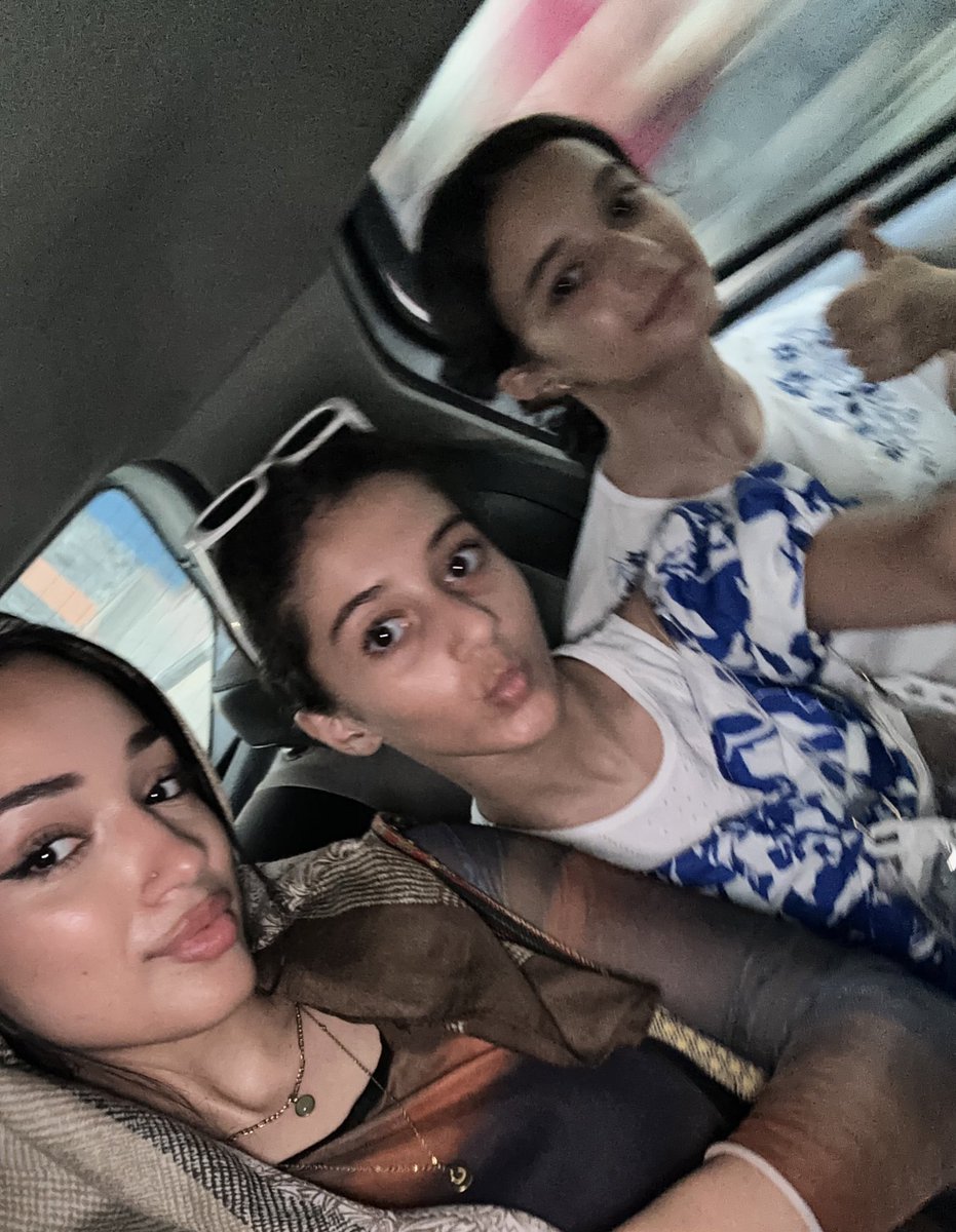 birds in heaven 🕊️🤍 i’m so grateful i was able to make so many memories with them this summer before they left. i love you razan and nouran.