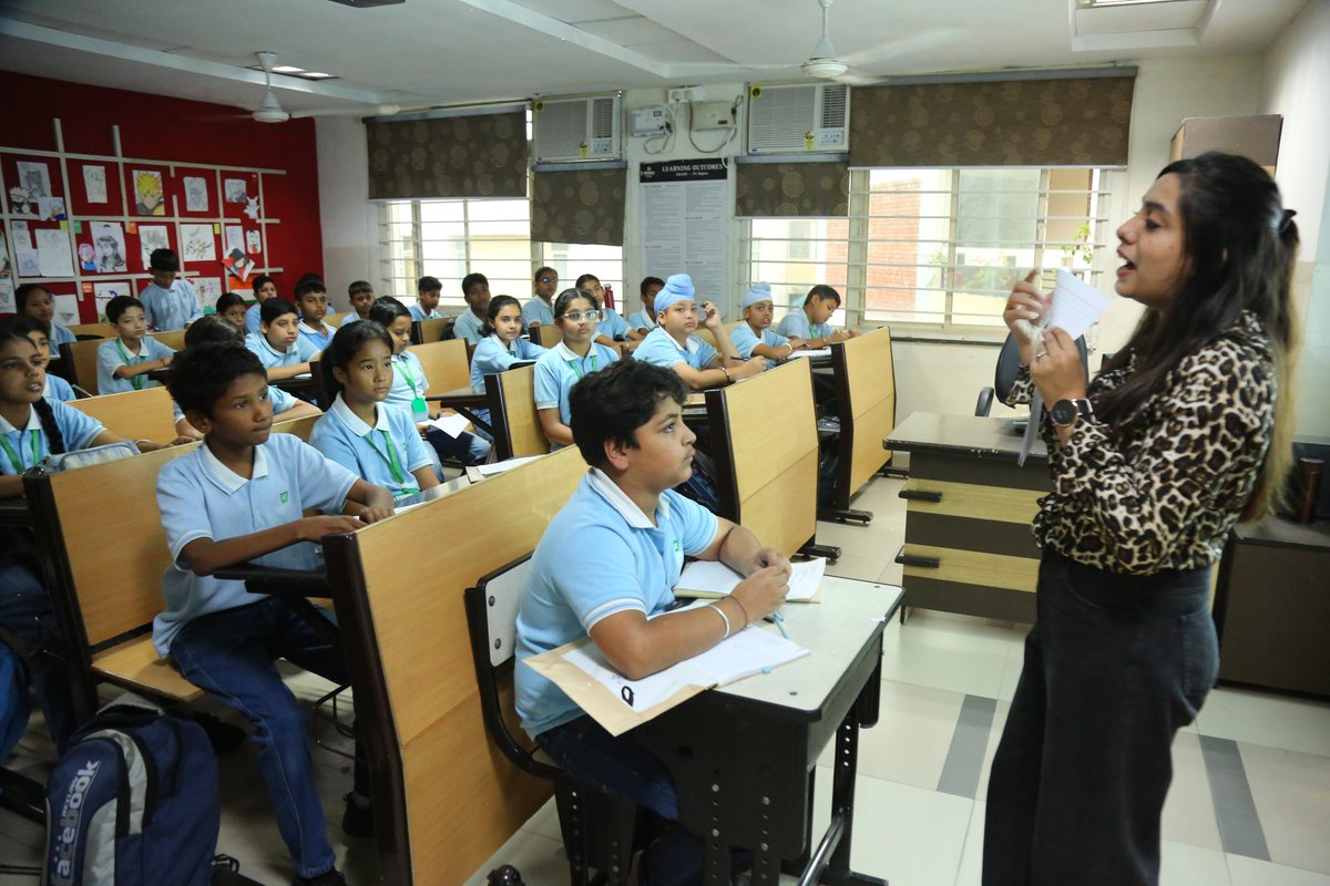 chitkara_school's tweet photo. Chitkara International School, Chandigarh conducts an enlightening yet edifying activity for its winsome students of Grade 5

#CIS #emailwriting #skills #mondayactivity #ChitkaraInternationalSchool #mail #internshipoffer #studentpratice #learning #knowledge https://t.co/4we5OHDGto