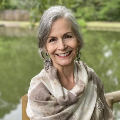 lorajchilton's tweet photo. #NewProfilePic https://t.co/hGe1fvFDOC
