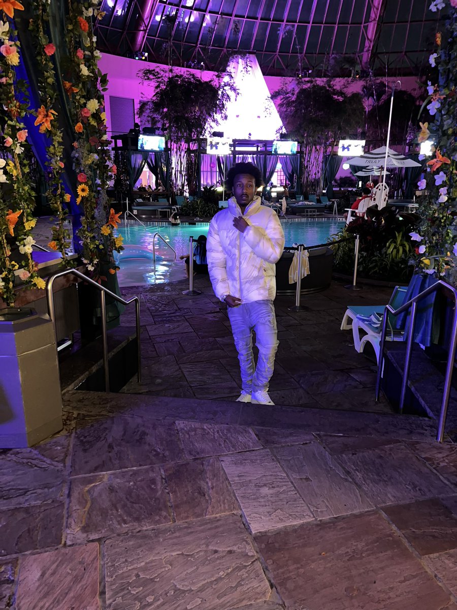 Hussle⛹🏽‍♂️ tweet media