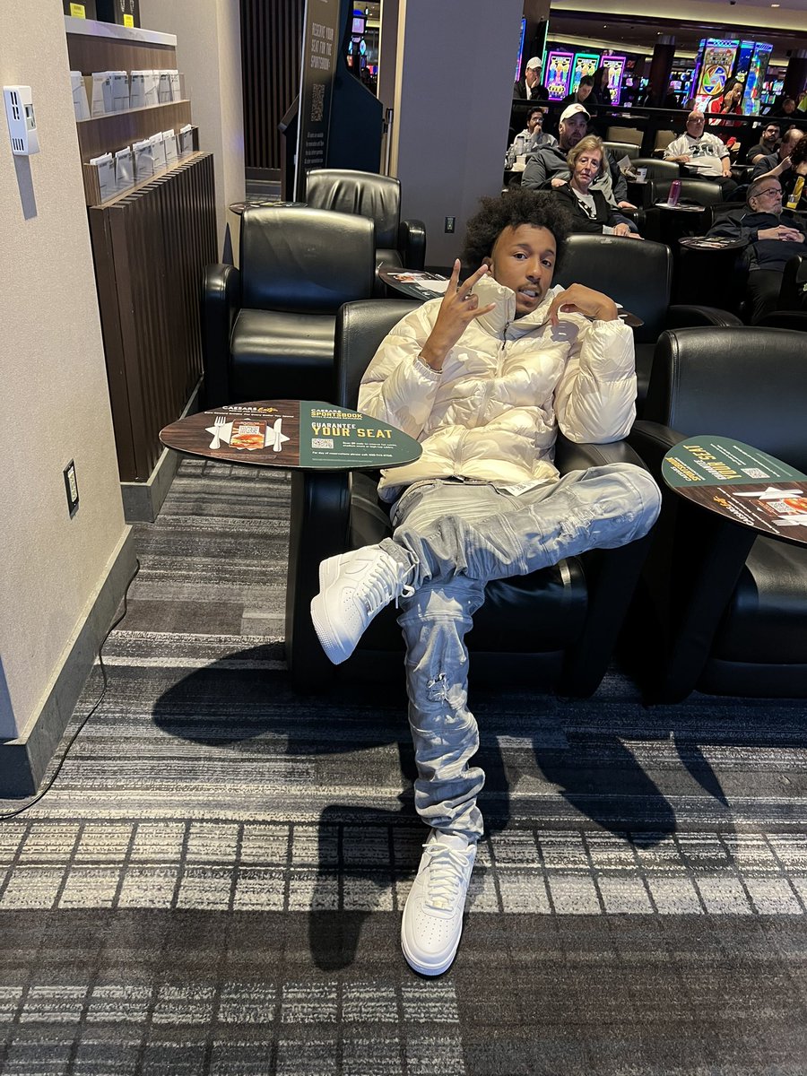 Hussle⛹🏽‍♂️ tweet media