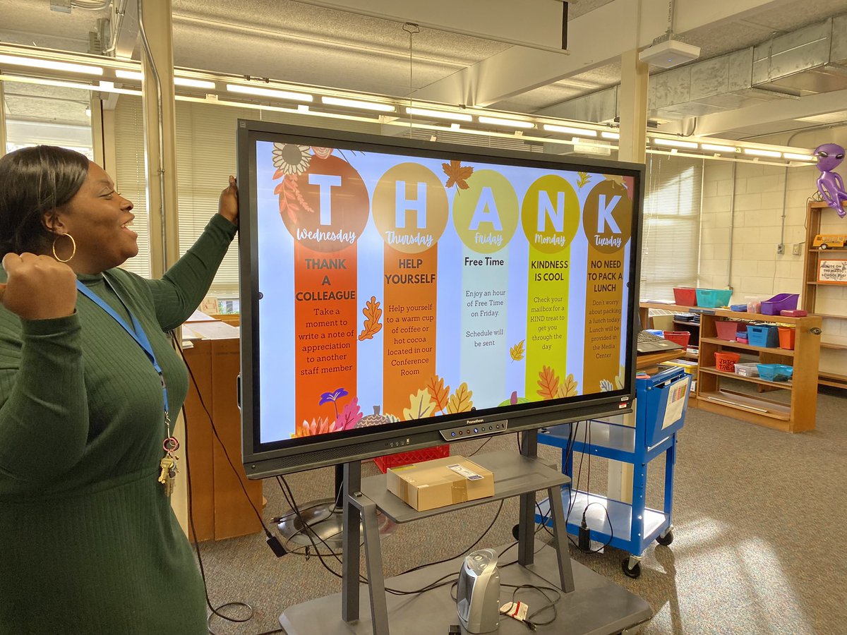 SumnerSeahawks's tweet photo. SEL opener and upcoming events to show our thankfulness at our monthly staff meeting @MrsHinton3 @ShelenaChavis #EveryPieceMatters https://t.co/qOsHGvx4uj