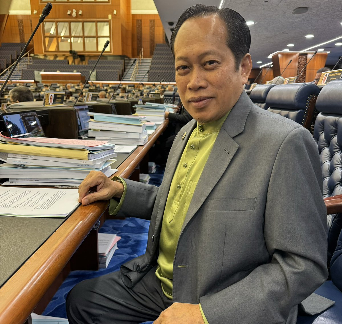 ahmadmaslan's tweet photo. Hijau tapi bukan warna parti itu. Hijau kerana bersolidariti dgn perjuangan #Palestin. Inisiatif pelbagai NGOs seluruh dunia. Hari ini 15 Nov 2023.

Mari kita terus berdoa dan berusaha agar #rakyat #Palestine akan beroleh kemenangan pada satu hari nanti.

#WearGreenForPalestine https://t.co/clK6n7iqdx