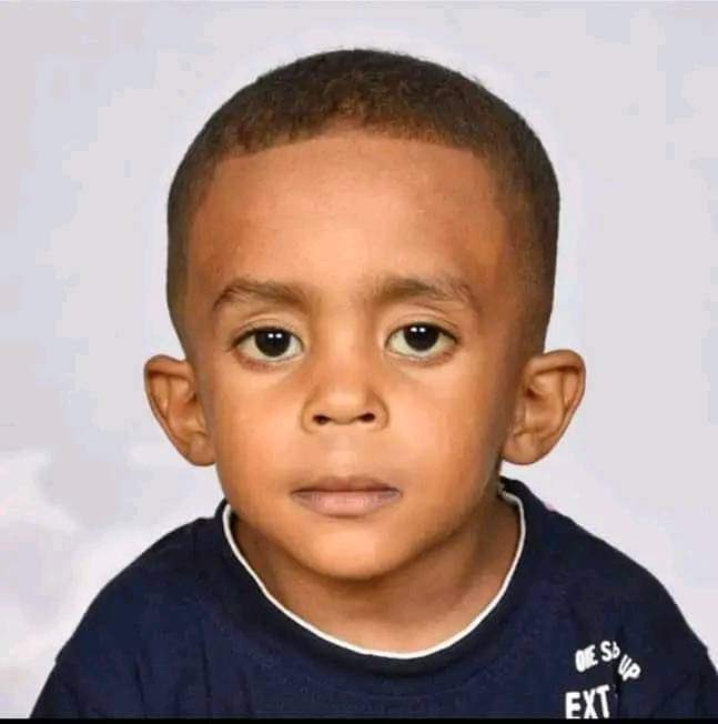 #طفل_مفقود
#رجاءً، شير قبل ما تتم قراءة 

#مفقود_جبل_أولياء

DM: اول مرة اطلب منكم طلب وياريت تشيروا التغريدة💔
 دا ولد خالتي عمره تلاتة سنة اسمه عبدالرحمن اباذر، صغير ما بيقدر يتكلم  💔 ضاع امس أثناء الضرب بالطيران في جبل أولياء وما لقيناه 💔  في ناس قالوا شافوه في #العسال وما