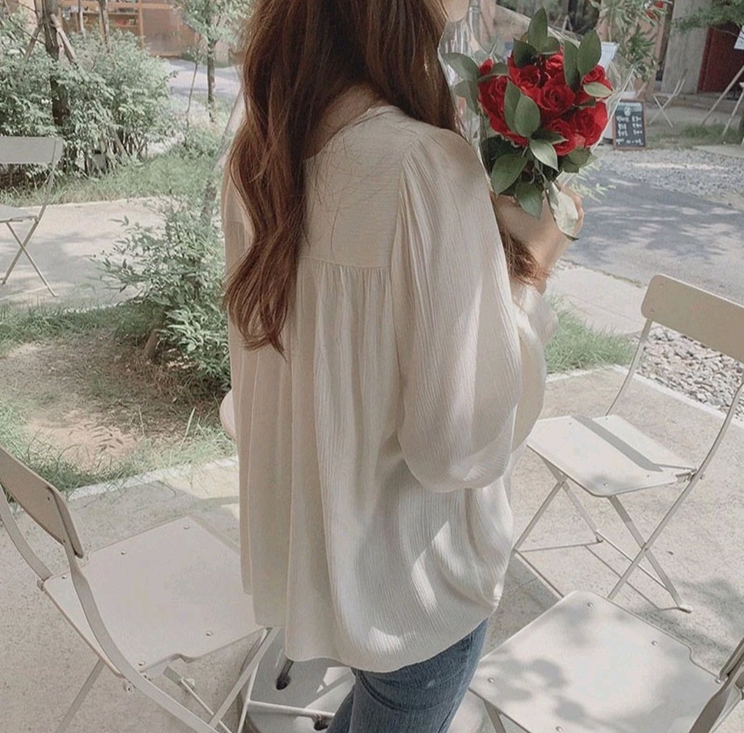 aurapallas's tweet photo. ubah penampilan ootd-mu lebih aesthetic dengan rekomendasi pilihan blouse, aku spill ya 🥰✨ #racunshopee #zonauang #ColdplayJakarta 

a thread https://t.co/muU8RXlAYG