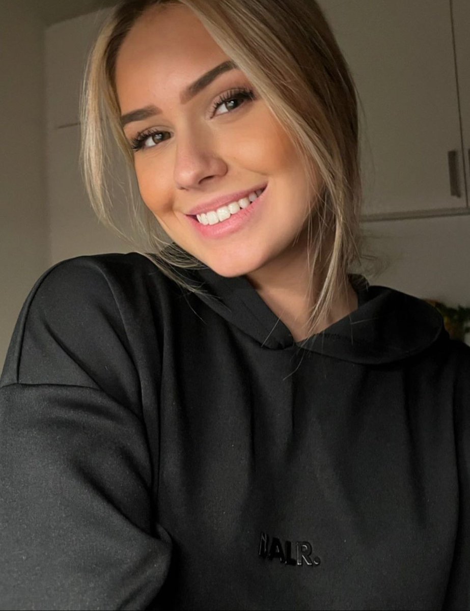 valiaflou's tweet image. Stay where you heart is at peace 😊🖤