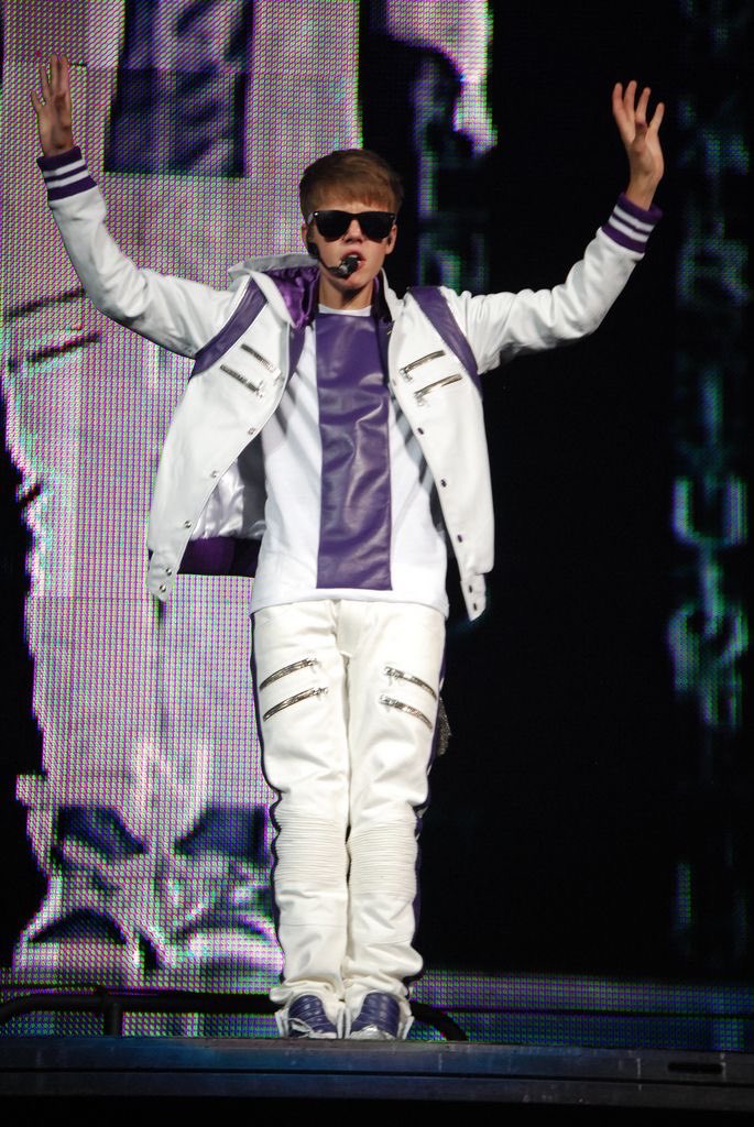 valdbizzle's tweet photo. según rumores justin bieber planea un tour para el 2024 y yo pienso en esta sensación 😭 https://t.co/EStXq4vfid