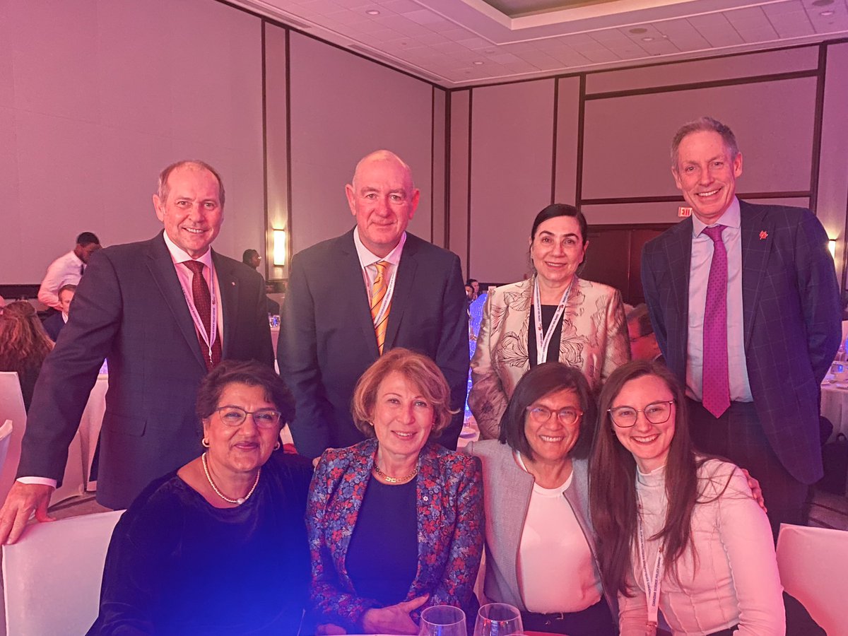 ChiefSciCan's tweet image. Such a great evening at the #CSPC2023 gala dinner celebrating #science and #scipol in 🇨🇦 as well as catching up with some of my favourite people!