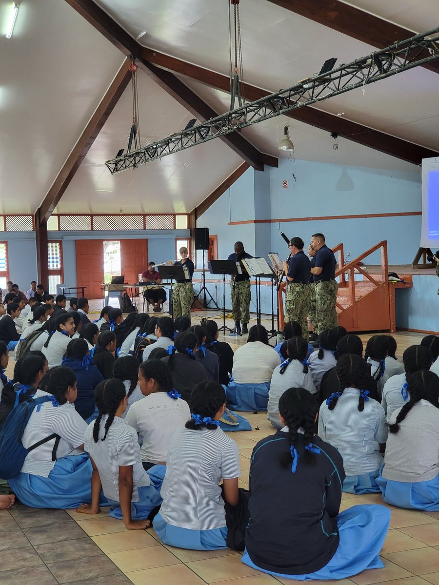 I'm 99% sure the Tongan School Kids didn't understand a word of my accent, but they smiled away. Music, however, is a universal language we all speak. Playing alongside the US & Australia Wind Quintet @PacificPartner @3SCOTS_CO #music #PP23 #Tonga #Scots #Bagpipes
