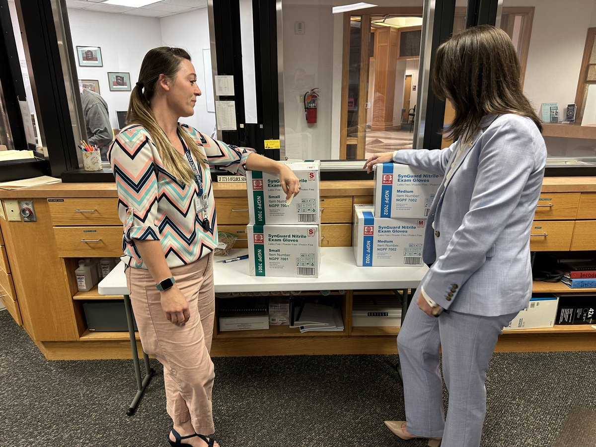 LGHendersonUtah's tweet photo. Our team delivered boxes of gloves, Narcon, and testing strips to county clerk offices today.

Utahns deserve to have well-run elections, and the people who run them deserve to be safe!

Election Day is Nov. 21. More info at https://t.co/jYavxtQIxb.

Don’t forget to vote! 🗳️🇺🇸 https://t.co/r47KNlO16T