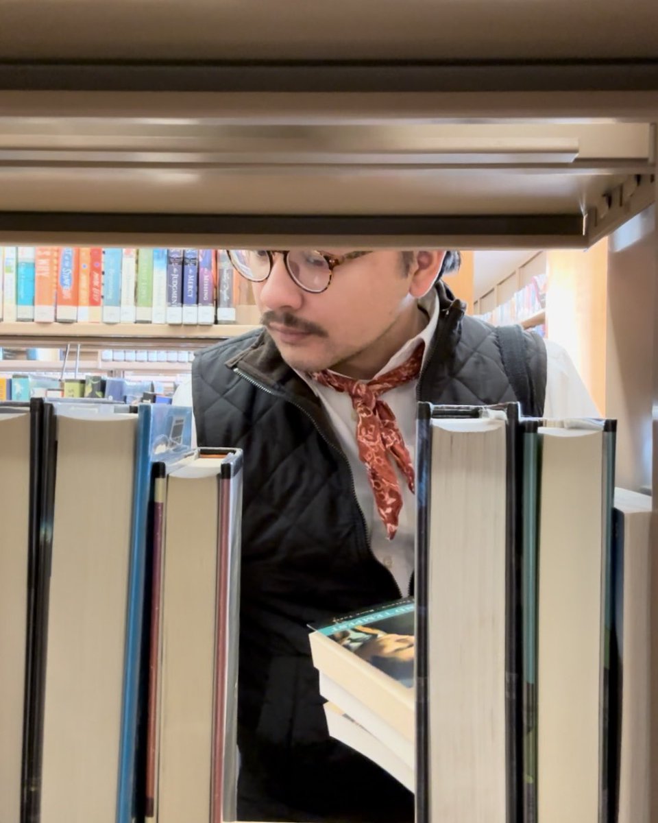 JavierOrtizNY's tweet image. “When in doubt, go to the library” 📚 #library #learningvibes #books 
_

Shop my #JVInstaShop looks directly via @shop.ltk or by clicking the link-in-bio #liketkit #menstyle #fashion #shop liketk.it/4nPmV