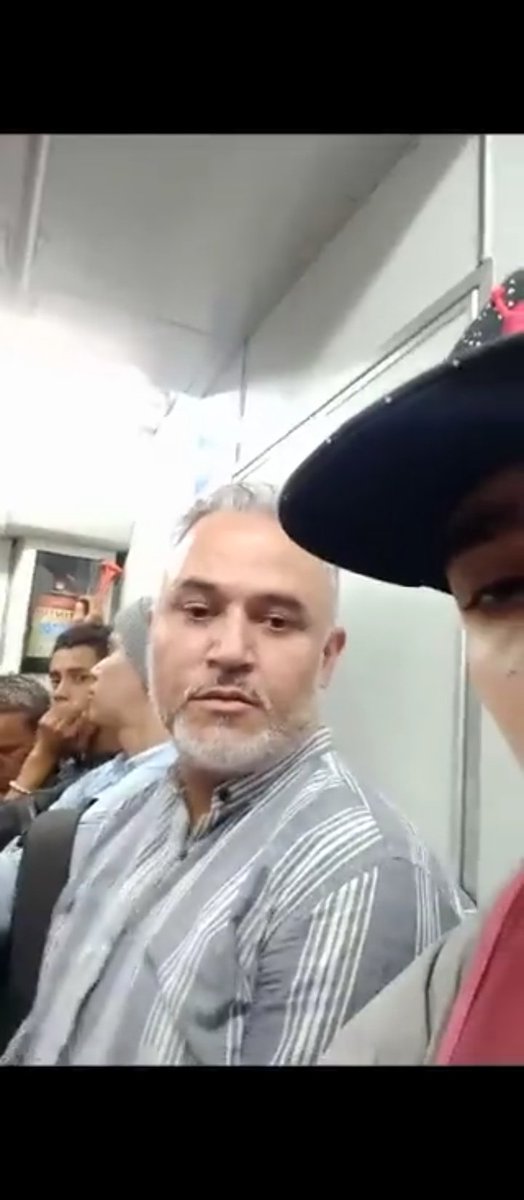 <a href="/DenunciasAntio2/">Denuncias Antioquia</a> <a href="/metrodemedellin/">Metro de Medellín 💚 #ALoMetro</a> <a href="/seguridadmed/">Seguridad - Alcaldía de Medellín</a> <a href="/PoliciaMedellin/">Policía Metropolitana del Valle de Aburrá</a> Foto pa" el facebook.... Pirobo ome