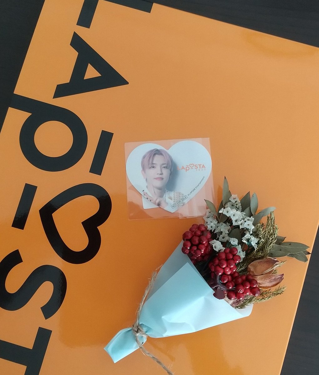 nari_44hrm's tweet image. わが家にも届いたー🎶

#LAPOSTA2023
#INI