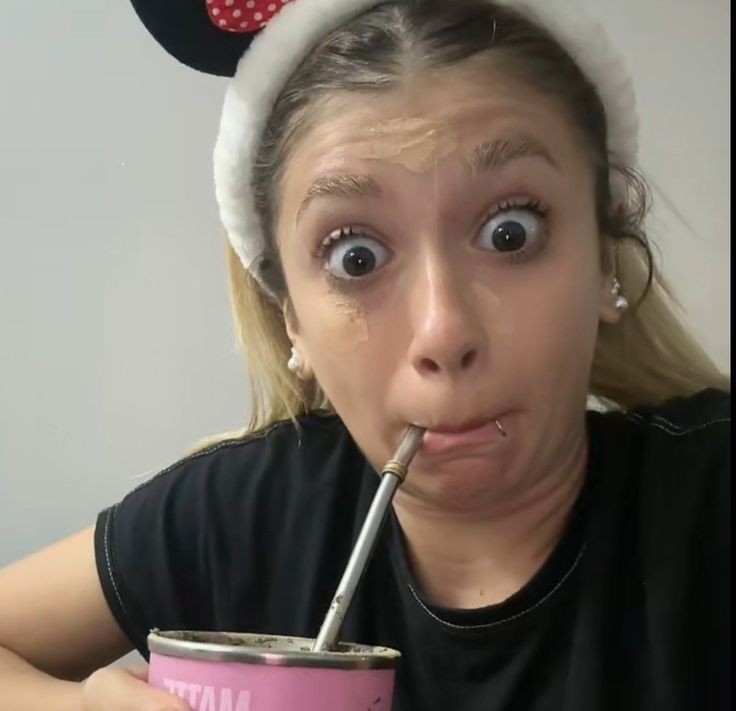 estoy así leyendo todo lo q cuentan de carito muller