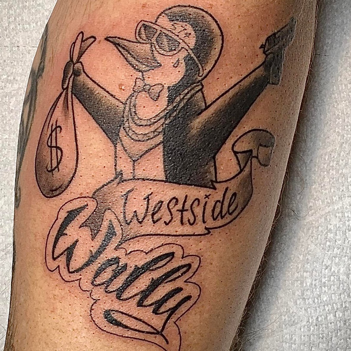WhittUpShott's tweet image. Penguin Point shuts down &amp;amp; the real Wally the Penguin comes out. #WestsideWally #Thuggin  ...u seeing this @FreddieGibbs?? @PenguinPointIN #BeAWhittness #WhoUpShottYa @masonplumlee @sirsicnic @RickFox