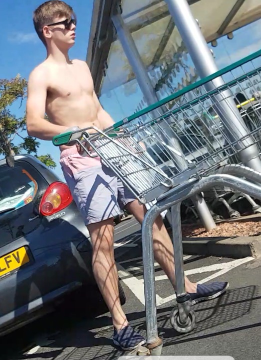 CockGoblinn's tweet photo. Hot lad in shorts 

#gayshortsfetish #ladinshorts #ladtopless https://t.co/FAb08w7f4G