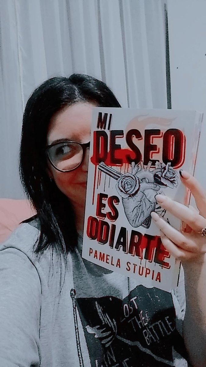 CaroRiott's tweet photo. Hace más de una hora q terminé #MDEO 🫀💥 de mi querida @FDoficial y ya extraño a este par.
¡Cuánto esperé leerlos! Luego de esa pequeña aparición en el epílogo de CTV, supe q era cuestión de tiempo q llegara su historia. Fueron lo q esperaba, pero me sorprendieron el doble
👇🏼🧵 https://t.co/68tfDEp3J6