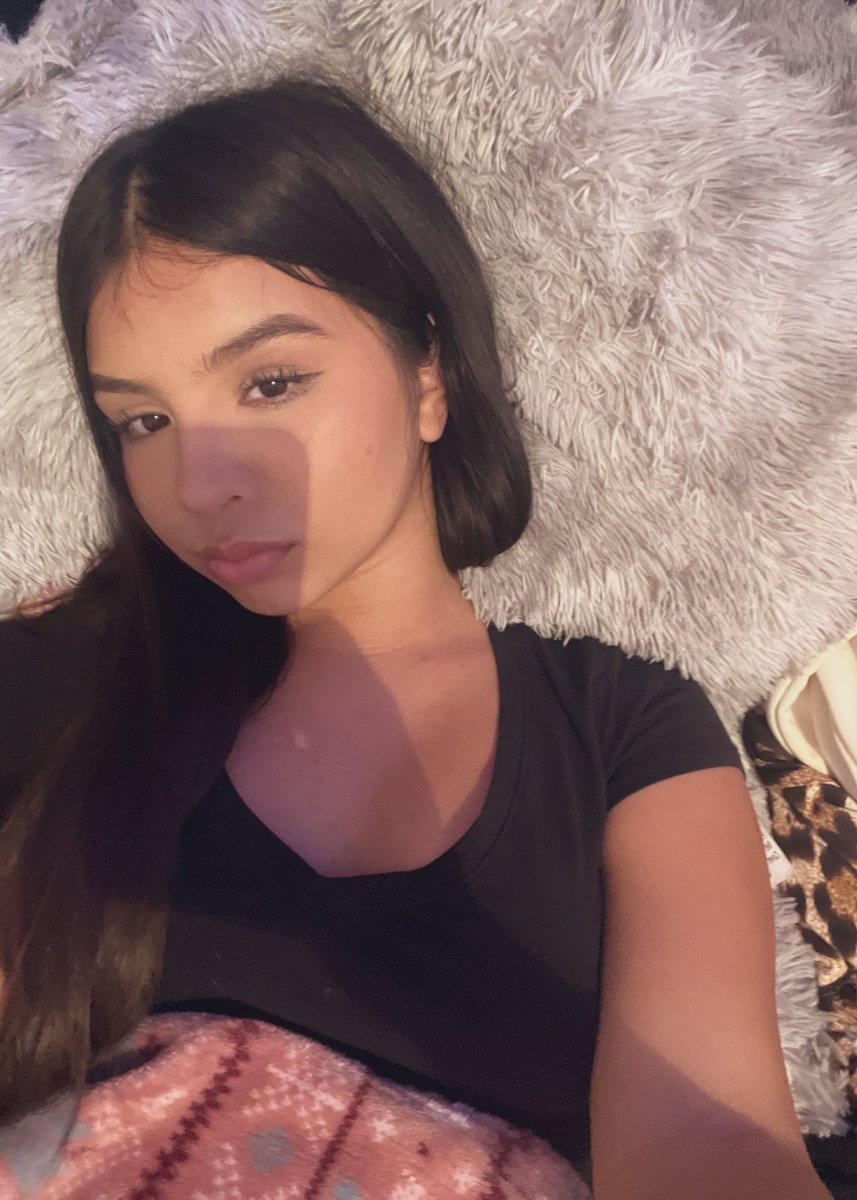 22luvvvv's tweet photo. Hi! I'm Mia (semi-new to #nsfw)

❀ 18 
❀ Latina
❀ She/her
❀ Pansexual  
❀ Based in LA
❀ Hard/Soft kinks
❀ I like games, anime and manga 
❀ I sell content (DM me for menu)
- MINORS DO NOT INTERACT -

♡ + ↻ if you want to be moots ❤️

#nsfwtw https://t.co/JjQKpjntwy