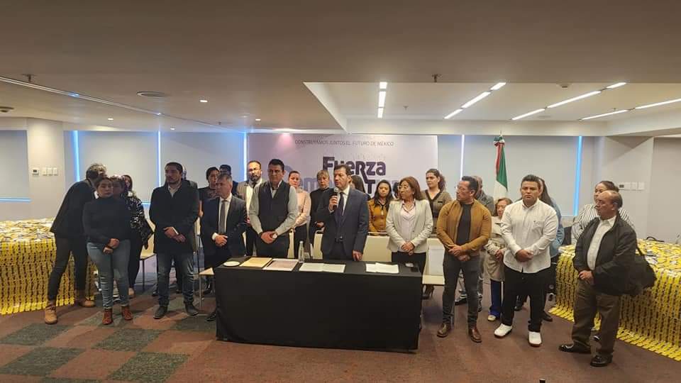 vhlobo's tweet photo. Agradezco el conmovedor respaldo de mis compañeros y valoro su decisión de acompañarnos en la búsqueda de nuevos horizontes más democráticos.

Juntos seguiremos construyendo un espacio para la justicia social.
¡Gracias a todas y todos por estos años de lucha y compromiso! https://t.co/cYXXf02GAO