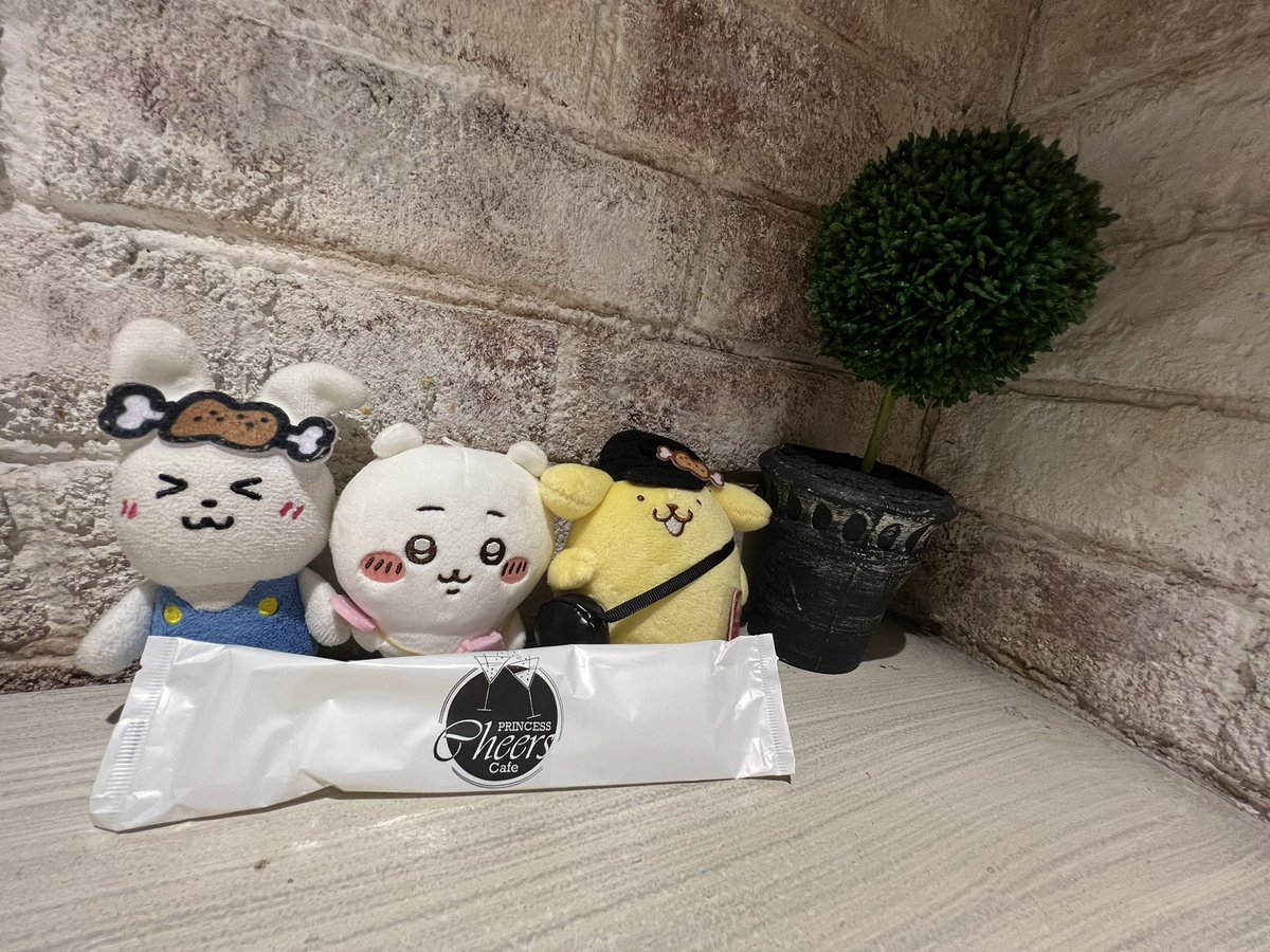 usami0603's tweet photo. ぬぬぬぬぬ。
千葉方面に用事をつけたので……🤭
やっぱ、オシャンティだな〜。
私には似合わねぇ〜🤣
まぁ、ええっか〜。
ちっちゃいことは気にしな〜い。
それにしても昼時は混むな〜。
#聖地巡礼
#princesscheerscafe
#例の気になってる料理を注文🍳 https://t.co/JFCoBOtlPY