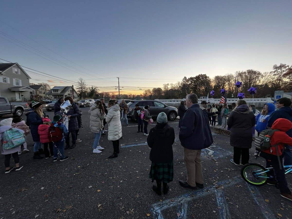 LDRawley's tweet photo. @woodstownrot WPRSD community gathered for a morning of reflection, inspiration; to honor🧡💙 Ruby Bridges in a wonderful Walk to School Event 💜
#promisingeverywolverineafuture  #communty #reflection #inspiration #RubyBridges 
Check out News clip https://t.co/vueppR2D8T https://t.co/AFtNonMzeq