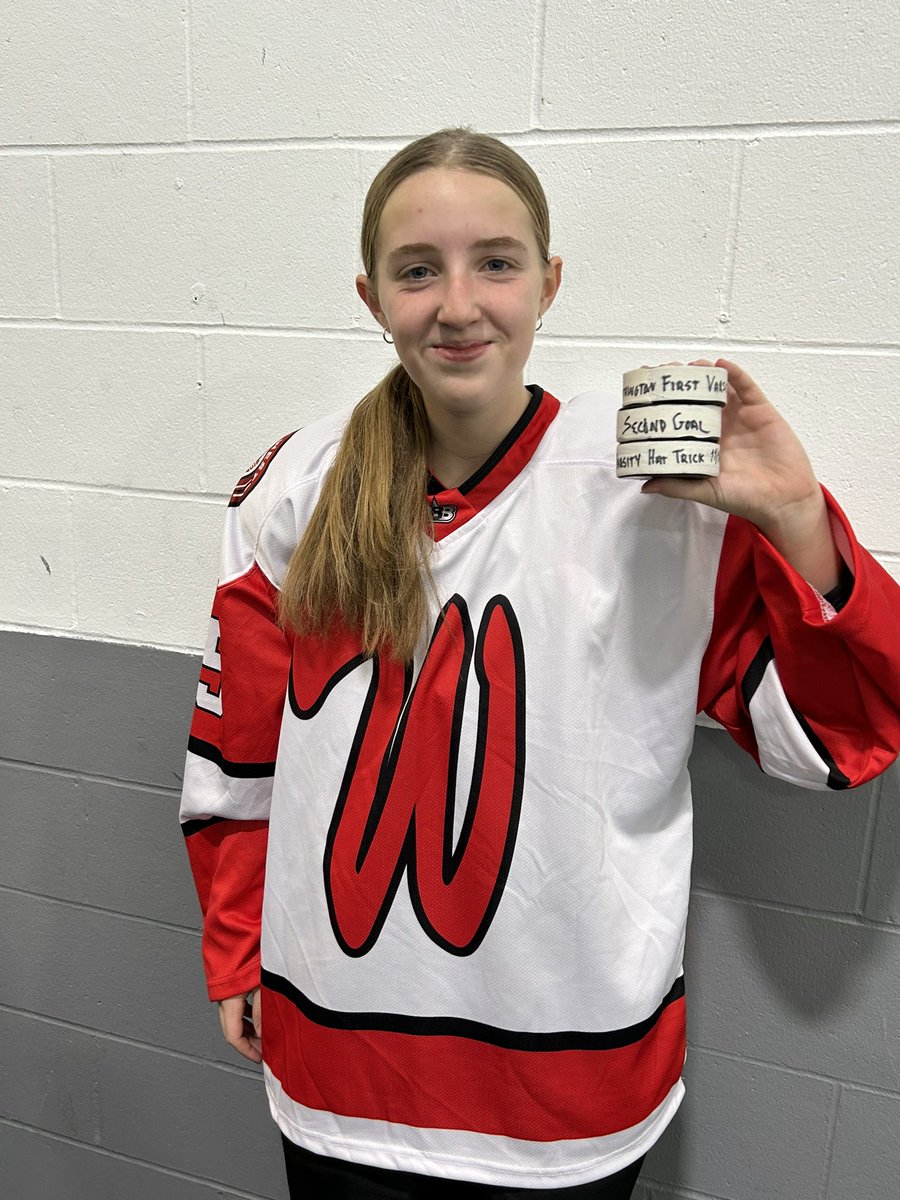 JeffGiesen's tweet photo. Got to see this kids second varsity game live. Her first HS goal turned into a hat trick🎩. Fun to watch #prouddad https://t.co/Usm7TWjDvX