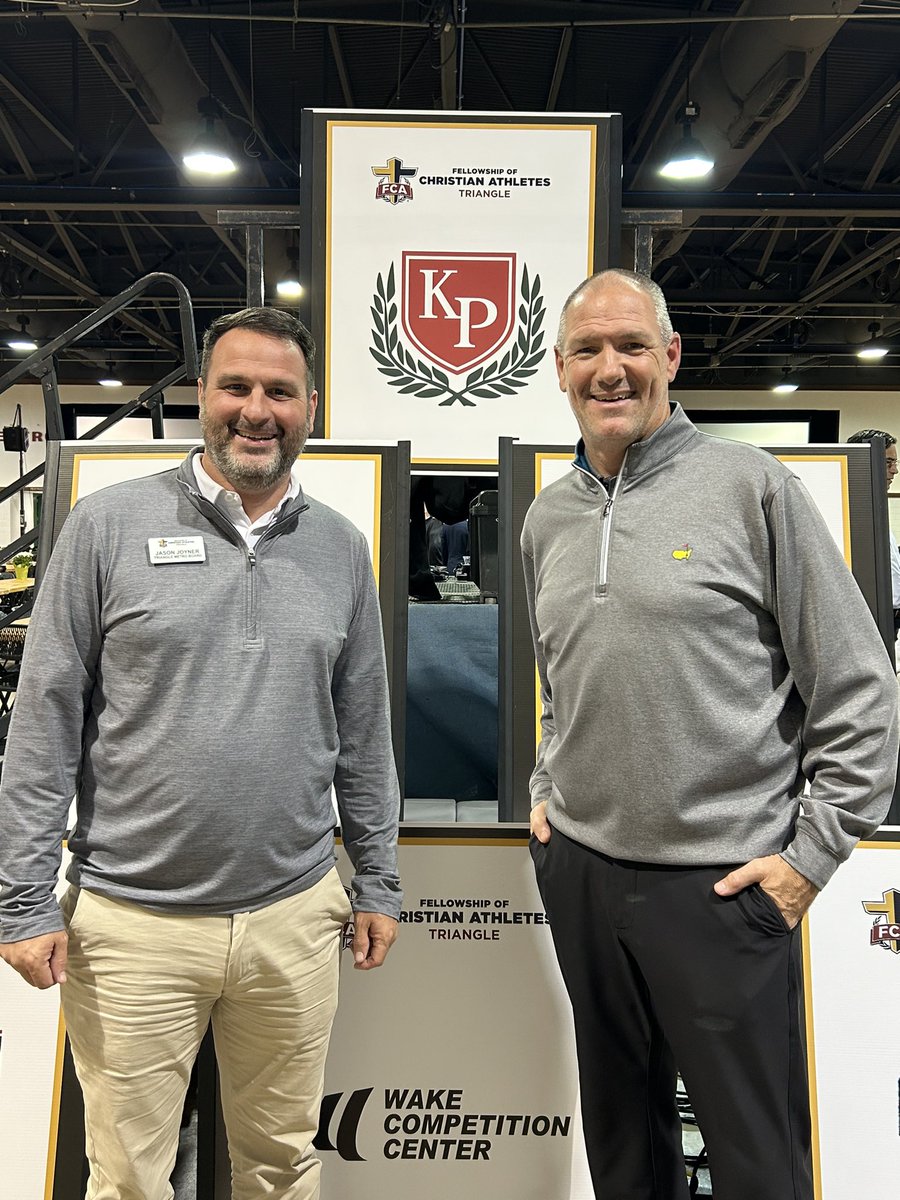 Knights Play Golf tweet media