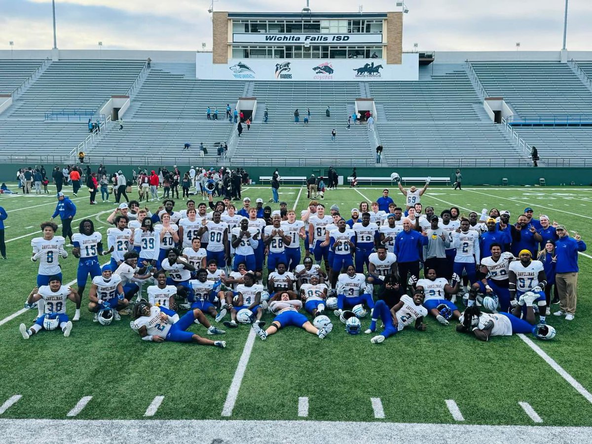 2023 TAMUK SEASON 🐗
24 Seniors 
7-3 Overall Record 
What a year, blessed to have the opportunity to coach these guys, and standard has been set!
Come and be a part of something different &amp; special!
#2024RiseToTheTop
#WeOverMe
#TrustTheProcess 
#Family
#J’sUp