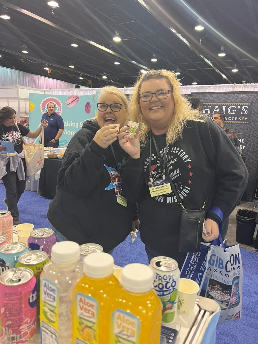 TanDoOfficial's tweet photo. ⏰Last day at the PLMA Store Brands Phenomenon Trade Show⏰
🍹🧉Our mango, passion fruit, coconut water juice drinks are a hit with visitors! 

WhatsApp/Mobile: 098 295 89 18

#PLMA2023 #tandobeverage #privatelabel #storebrands #tradeshow #plma https://t.co/Titvw3tRWR
