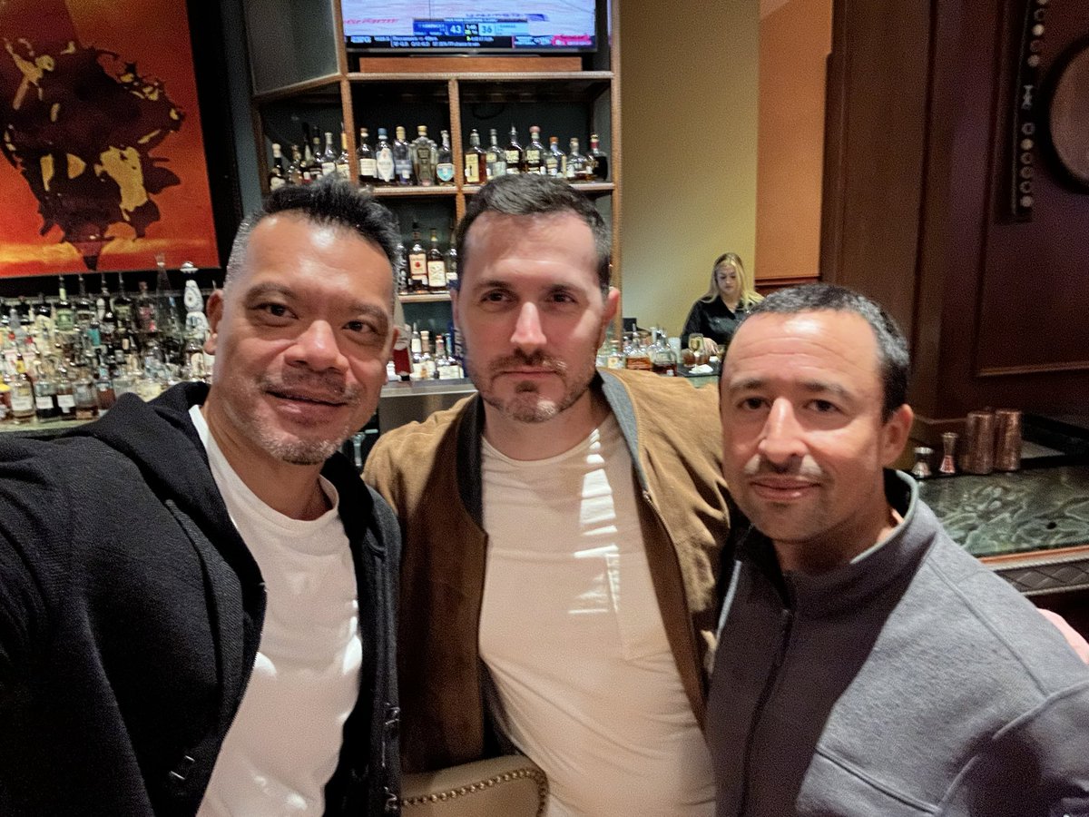 DarenTung's tweet photo. Ran in to @Dennis_Porter_ and @mikealfred at Applebees and now we’re shutting down the bar. Bitcoin is going to rip! 🚀 https://t.co/kBfQghhpCL