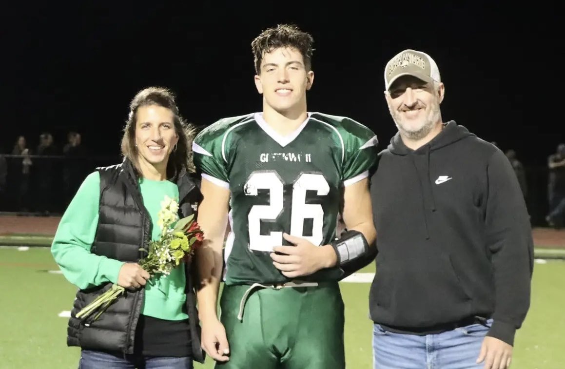 One chapter closed. A new one getting started. More miles ahead for these two.
 🏈🏈 🙏🙏