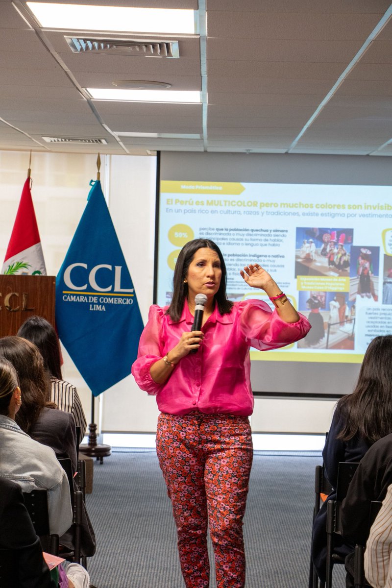 cristinaq's tweet image. Gracias a la Cámara de Comercio de Lima  y el gremio de Indumentaria. Fue lindo compartir conferencia de #Insights y #Tendencias de #ModaPeruana. 

Existe un potencial del mercado de la #Moda peruana. 5% del gasto de los peruanos va a moda, más alto que en Colombia

La moda puede