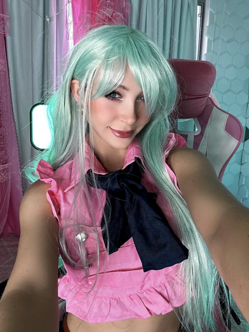 Can I be your waifu? 💓 https://t.co/KgNM8In6eO