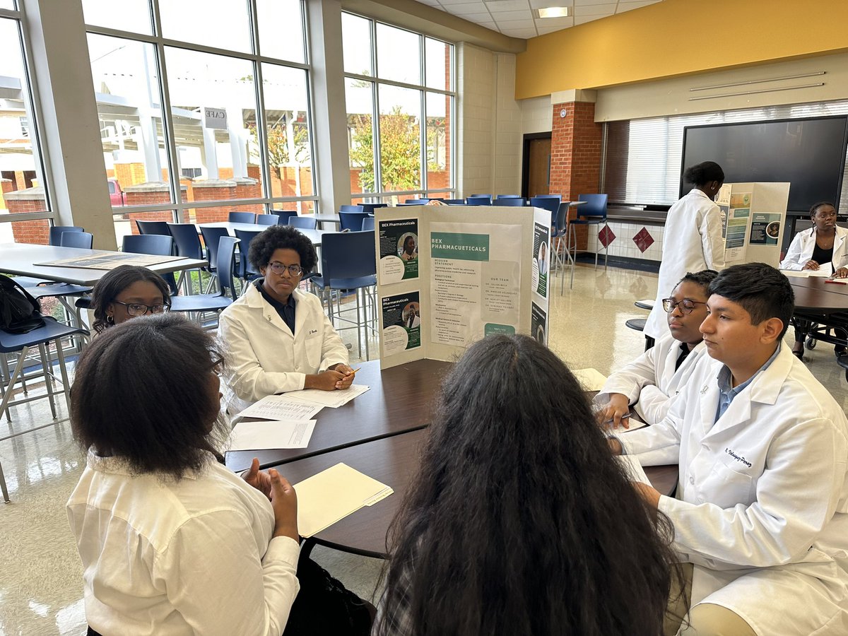 I love to lead here! Magnet seniors conducting interviews with magnet freshmen for their businesses they created. #collaboration #SCHSMagnet #futureDoctors #futureScientists