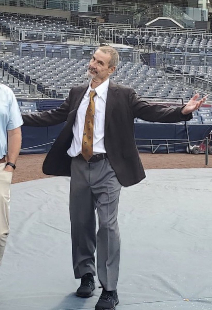 nopostacabron19's tweet photo. The owner everyone dreams of 🐐
“I kind of like spending money. You can’t take it with you”
“One year soon, the baseball gods will smile on the San Diego Padres and we will have a parade." - Peter Seidler 
#winthewholefuckingthingforPedro 
#buildhimastatue #rippapaPete 🕊️🫶🤎💛 https://t.co/ycFQhaYRvn