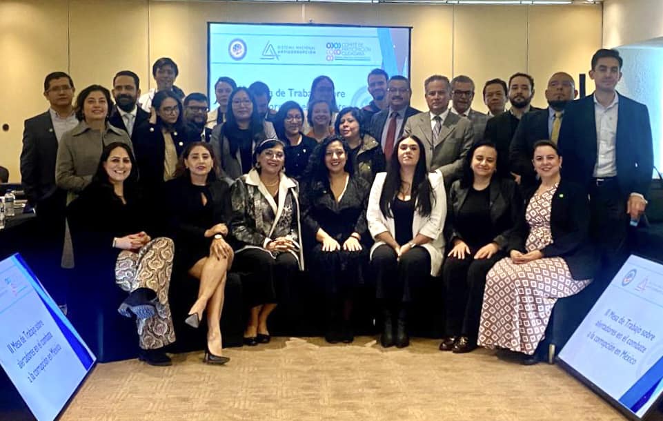 FECC presente en la segunda mesa trabajo sobre Alertadores en el Combate a la Corrupción en México
Más información: 
feccqroo.gob.mx/index.php/noti…