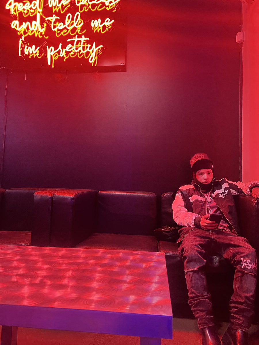YNA5TY's tweet photo. smell like money https://t.co/DOv56v3J4p
