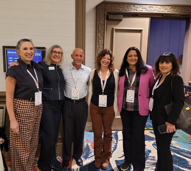 Tomorrow, Canomiks CEO <a href="/Leenabzdyk/">Leena Pradhan-Nabzdyk</a> is a co-chair of the Women In Nutraceuticals Science Committee's inaugural science webinar series. This session will explore career path options for empowering women in science.
Date: Nov 16 
Time: 7:00 am PT/10:00 am ET
womeninnutraceuticals.app.neoncrm.com/np/clients/wom…