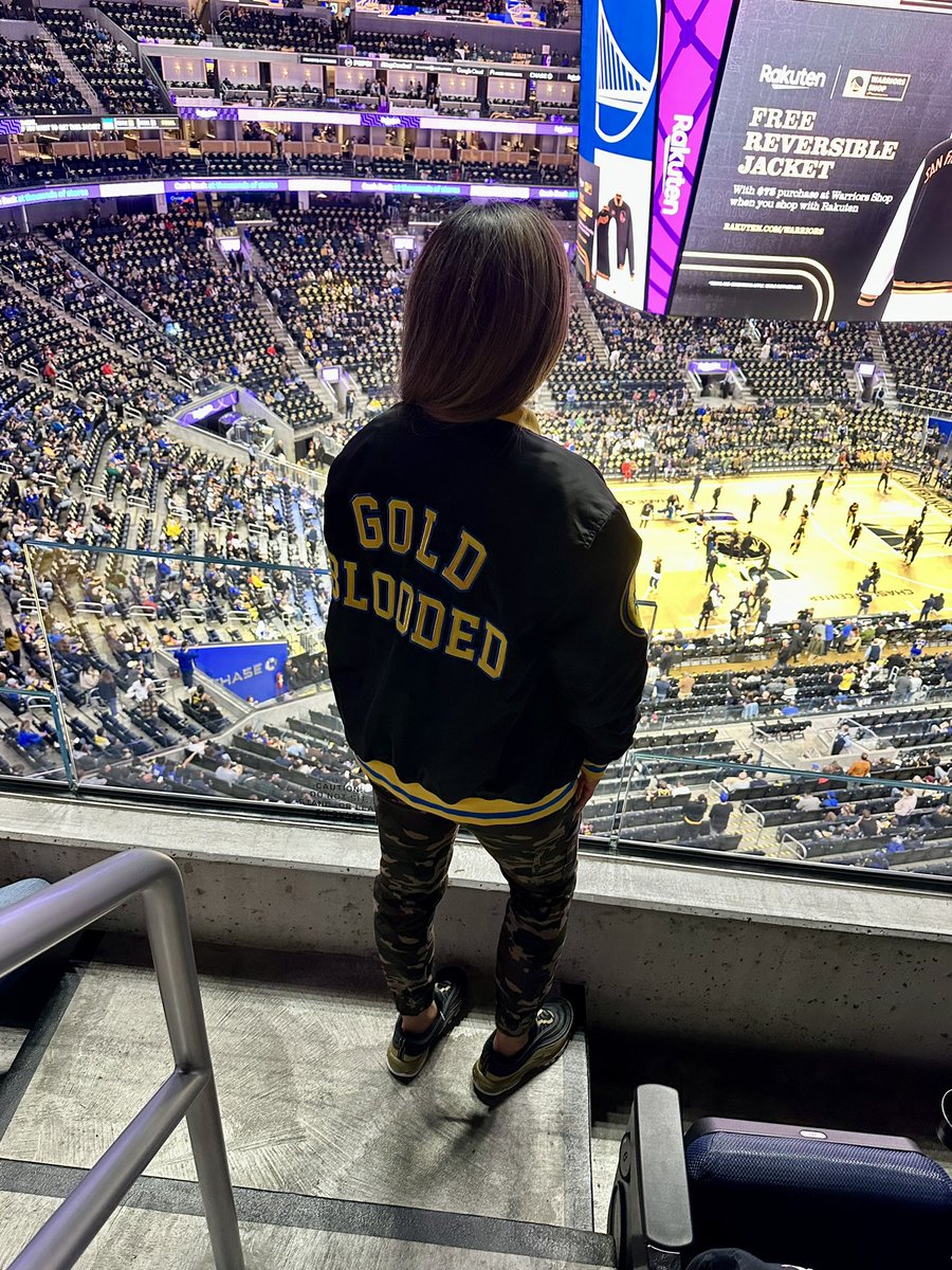 Mizsx5's tweet image. Brought out the classic today. Gold blooded. @Adapt #goldblooded @warriors