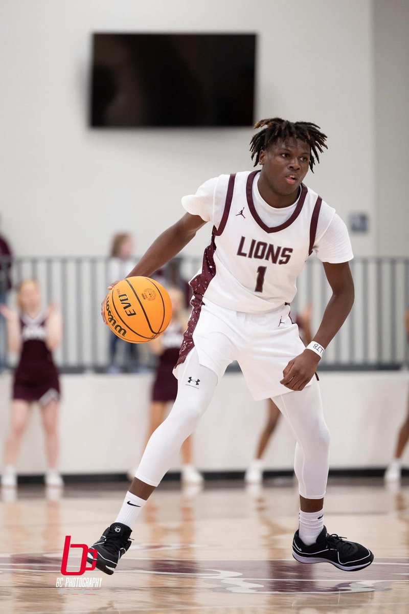 <a href="/Central_Hoopz/">Central Basketball</a> closed out a strong performance in our scrimmage game versus North Paudling.  Back to work in preparation for our season opener. 

<a href="/CochranKhaven/">Khaven Cochran</a> 19pts
<a href="/max_young2/">Max Young</a> 13pts
<a href="/messiahboykin12/">Messiah Boykin</a> 11pts
@chassnorth5 10pts

#Connect 
<a href="/KyleSandy355/">Kyle Sandy</a> 
<a href="/LionSportsCHS/">Central Athletics</a>