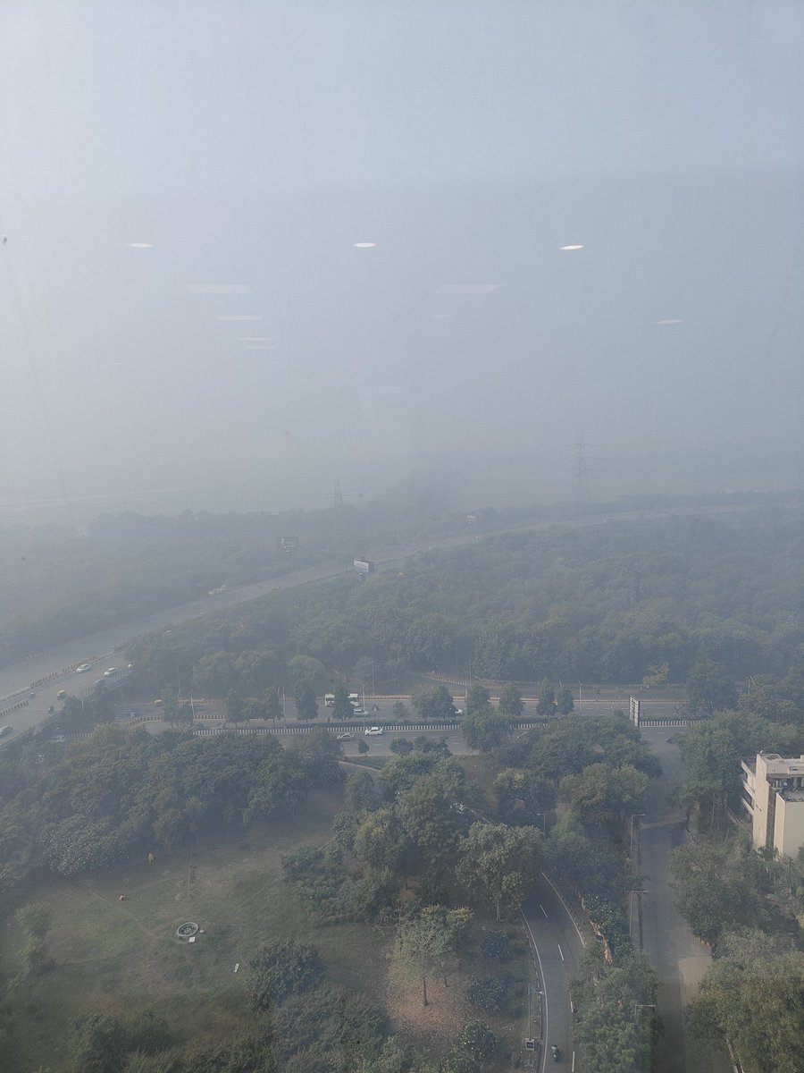 protyush_h's tweet image. This sight could have been beautiful foggy morning!...instead the hard reality  is it&apos;s a tuff  to breathe #AirPollution 

Pls help🙏
@UPGovt @ArvindKejriwal @PMOIndia