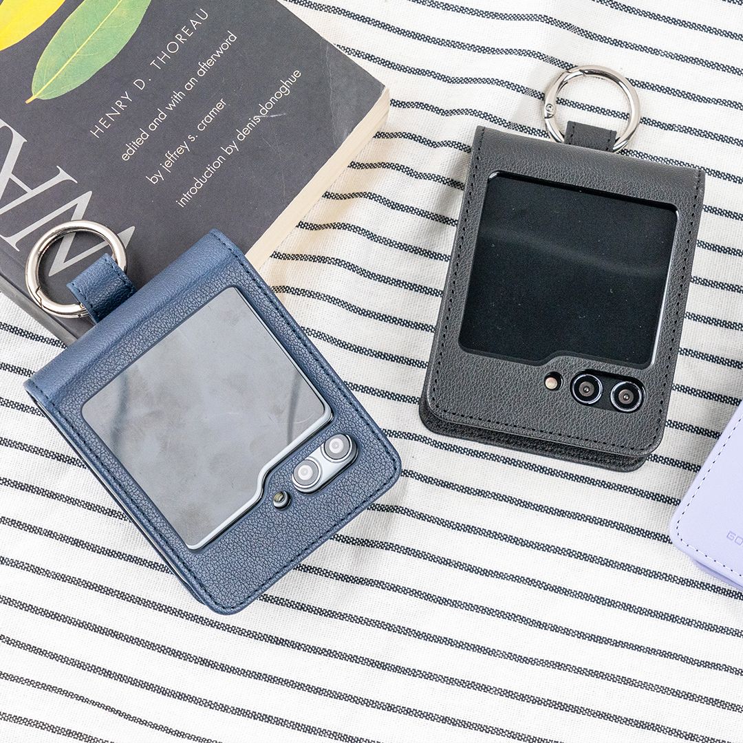 Goospery_US's tweet photo. Basic diary Case for your Z Flip 5!
Ring, Card Holder, Hinge Protection!
🎉

https://t.co/niTOEVgYSu 

#samsunggalaxy #zflip5 #zflip5case #cellphonecase https://t.co/uip7jETk1E