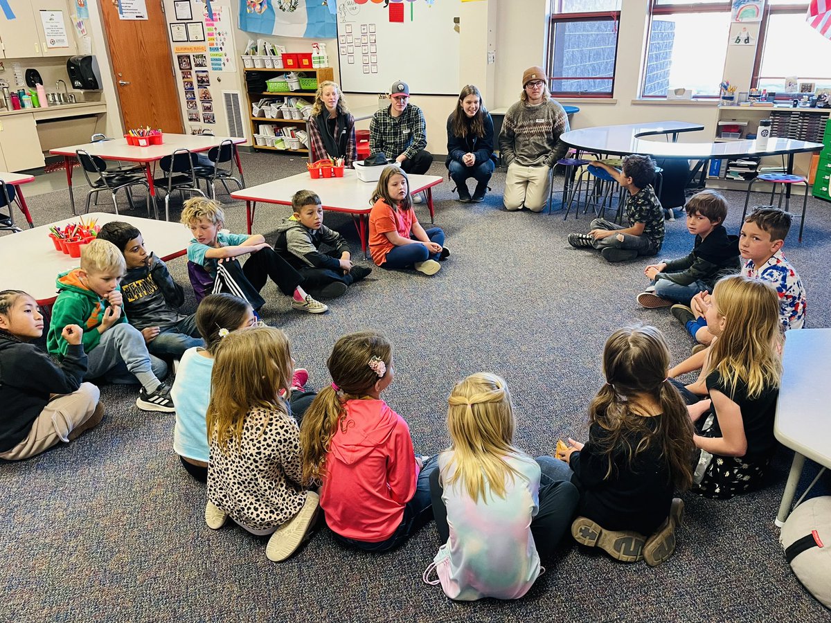 Students loved learning about animals from other students at <a href="/WesternColoU/">Western Colorado University</a> #mightymustangs #gwsd