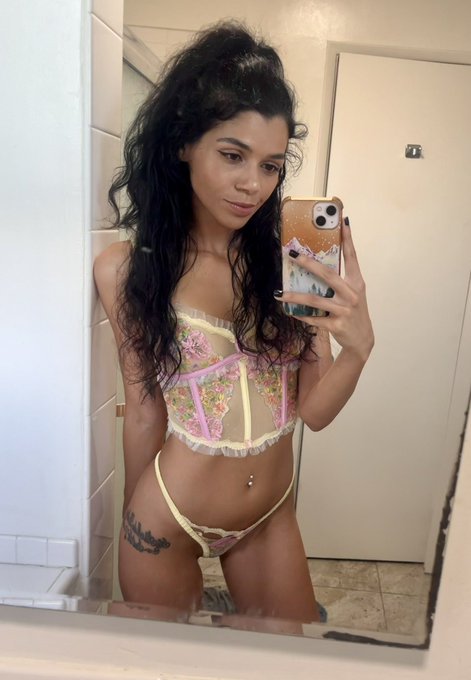 My birthday is Saturday! Check my wishlist if you want to spoil me 😜 https://t.co/onfg0aFBti https://t