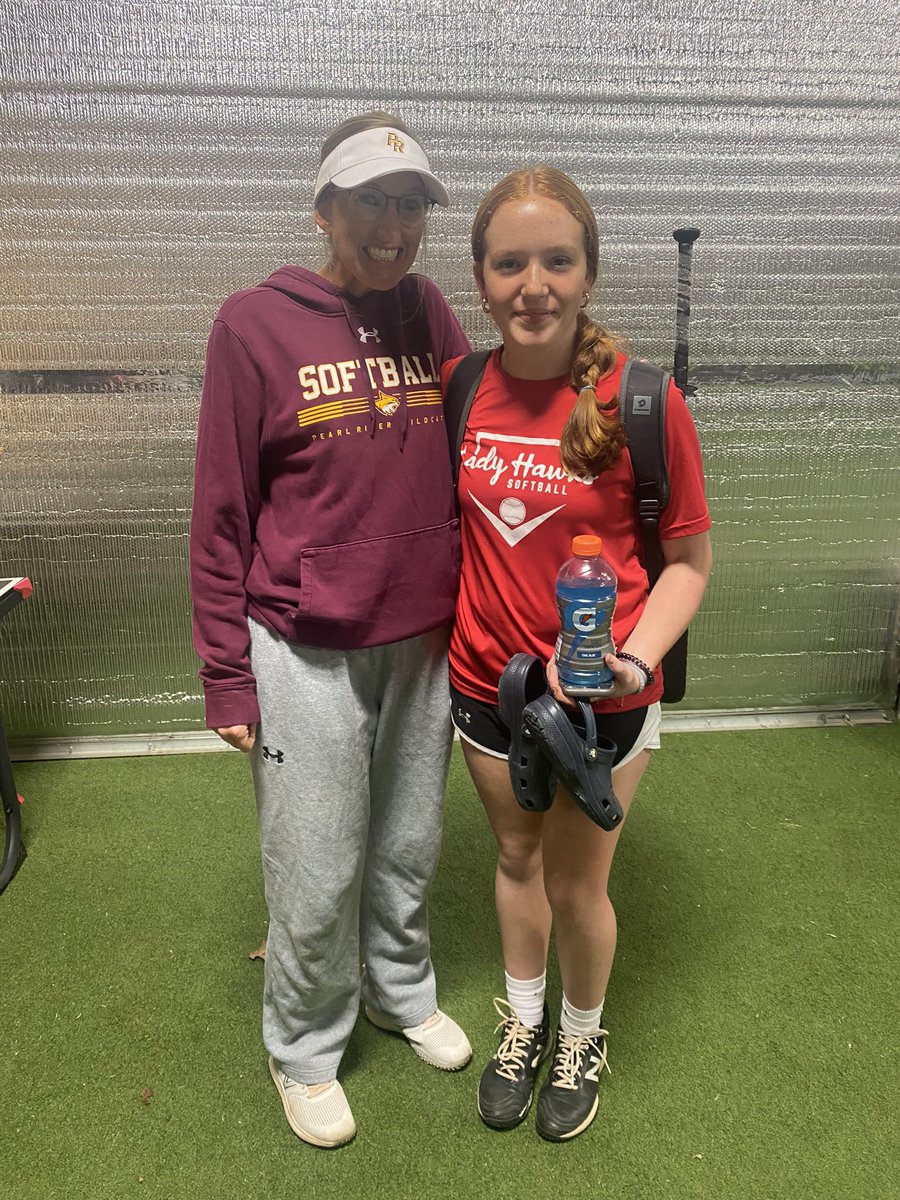 stacyface98's tweet photo. McKinlee had an awesome first pitching lesson today with @CoachMeeks_PRCC and learned a lot of things that will help her. She stepped out of her comfort zone and before we even left the facility she told me she couldn’t wait to come back! @coachjoerankin @gcwsoftball https://t.co/ZpVdiklZpd