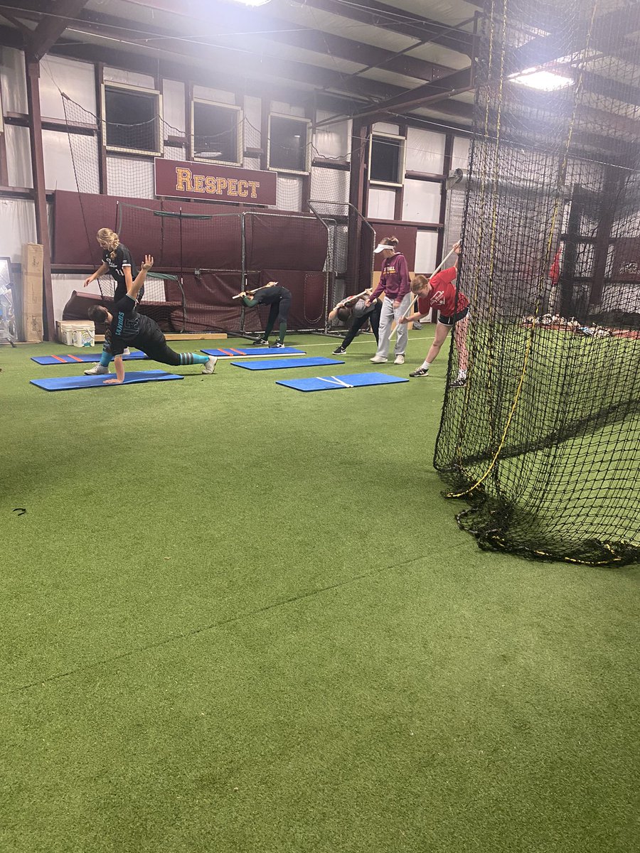 stacyface98's tweet photo. McKinlee had an awesome first pitching lesson today with @CoachMeeks_PRCC and learned a lot of things that will help her. She stepped out of her comfort zone and before we even left the facility she told me she couldn’t wait to come back! @coachjoerankin @gcwsoftball https://t.co/ZpVdiklZpd