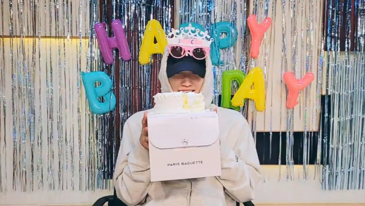 This #sw𝕖et𑁯ᰍs𝕔örpi𝕠𝘯ུ esta de pumple hoy 🎂♡ y por supuesto que no iba a perderme este live especial del lindo #bu𝕟n𝚢᭄·𝗯ub𝕦, así que desde ya, le mando mis mejores deseos porque en la casita gritamos: #𓊆ꮋᏼꭰ𓊇𓈒ℒu𝕔a. ^ _ ^

࣪ ˚ ᥀ 𝚙𖦹is𝗼n 𓈒࣪ꪆ୧ ɩv𝕪  ࣪ ˖