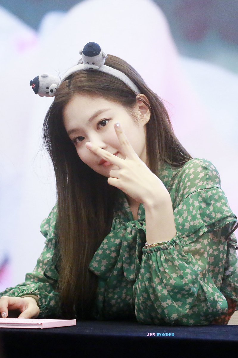 ¿Por qué ando tan elegante? Because today I'm #ℳe𝑒𝕥i𝚗gːℌa𝕣iৎ୭ así que le llevaré un bonito regalo sorpresa para su #𝔖o𝑙o𝓼𝑓a𝑛ː𝕥i𝑚eণཐིཋྀ para darle ánimos y desearle buena suerte con su preciosa dinámica. (๑˃̵　ᴗ　˂̵)و

࣪ ˚ ᥀ 𝚙𖦹is𝗼n 𓈒࣪ꪆ୧ ɩv𝕪  ࣪ ˖