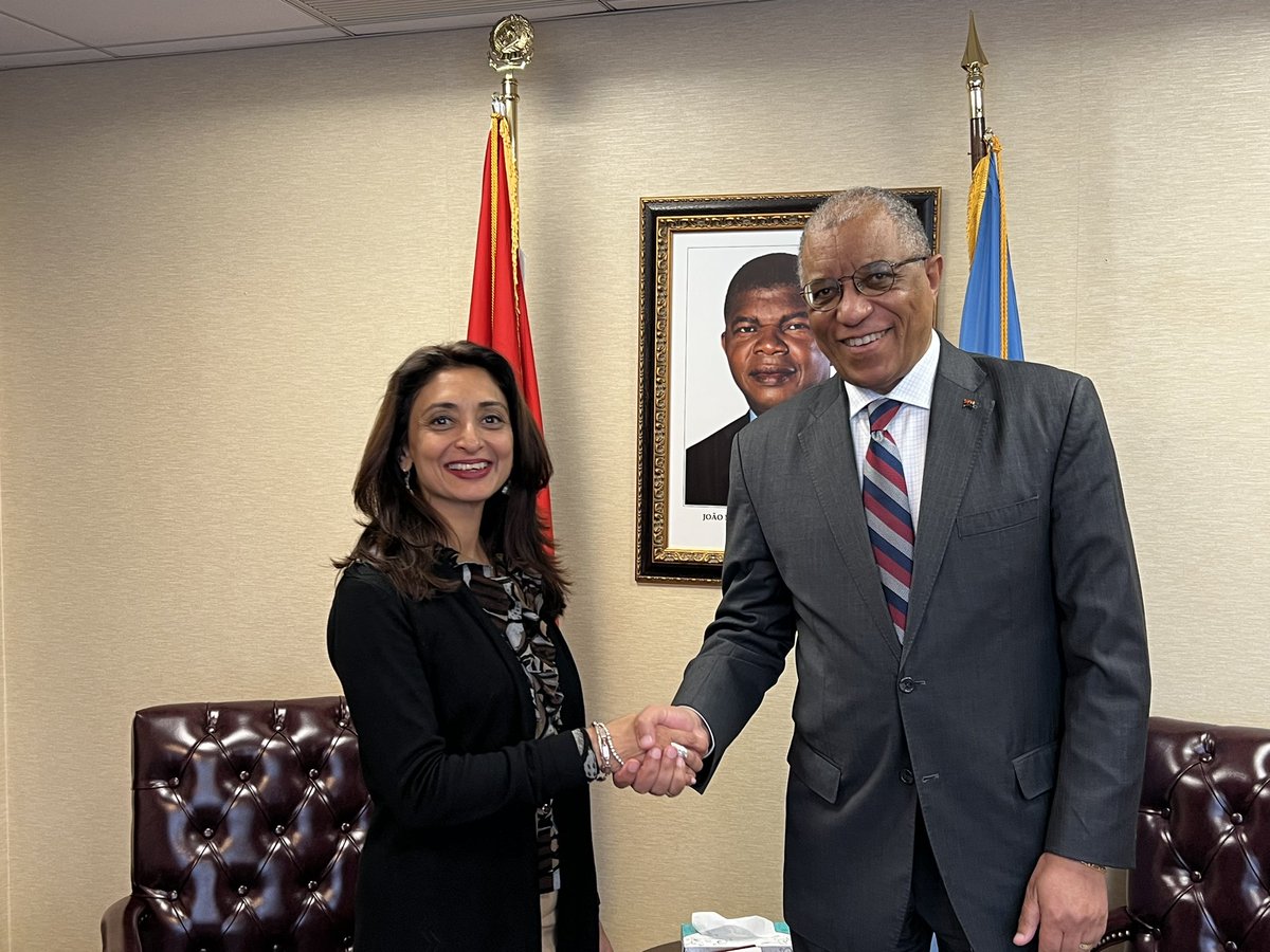 H.E. Ambassador Francisco José da Cruz, this afternoon, welcomed Angola #UN Resident Coordinator @zahiravirani . They had a fruitful discussion on boosting cooperation between the #UN and 🇦🇴