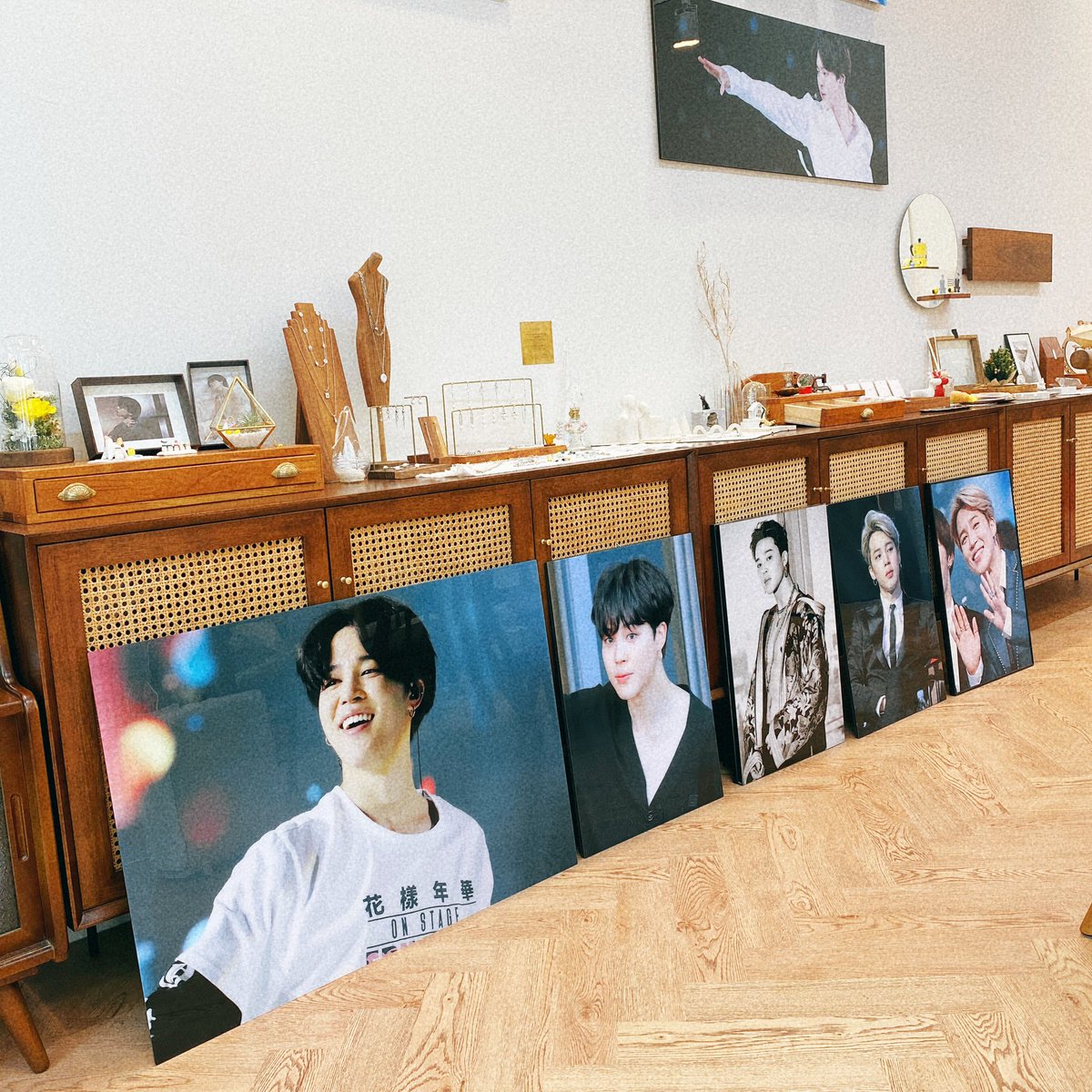attic13 애틱13 tweet media